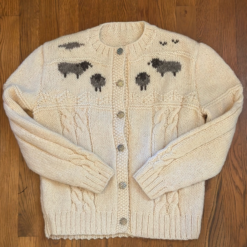 Vintage 80s Hand Knitted Cream Sheep Patterned Women's Cardigan Sweater